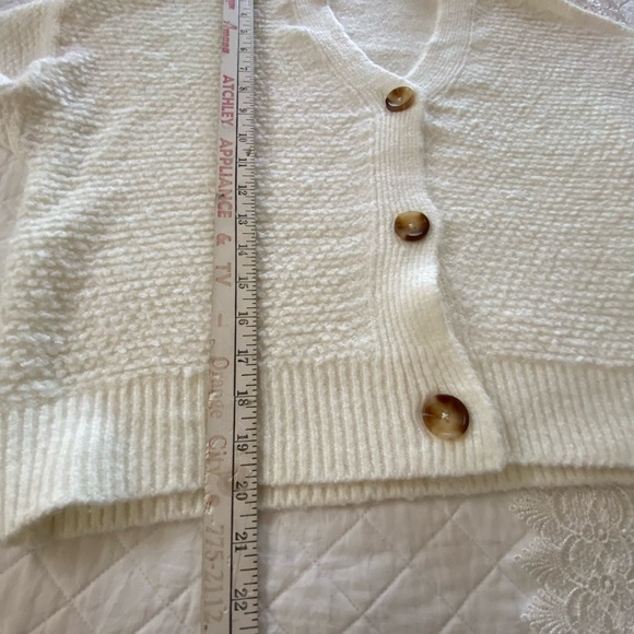 Hooked❤️Up Boxy Cream Cardigan Sweater Cozy Coastal Grandma Size Large - Picture 11 of 12
